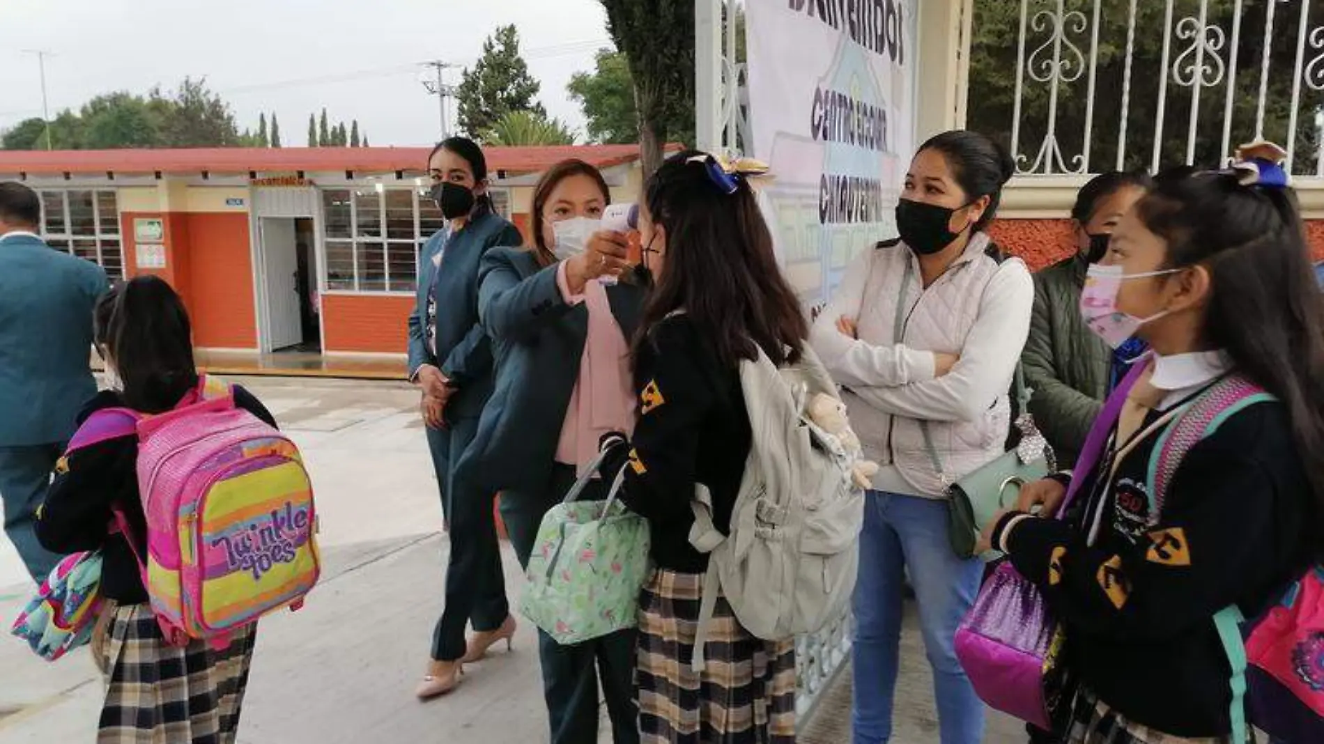 Medidas sanitarias, covid, escuela, estudiantes